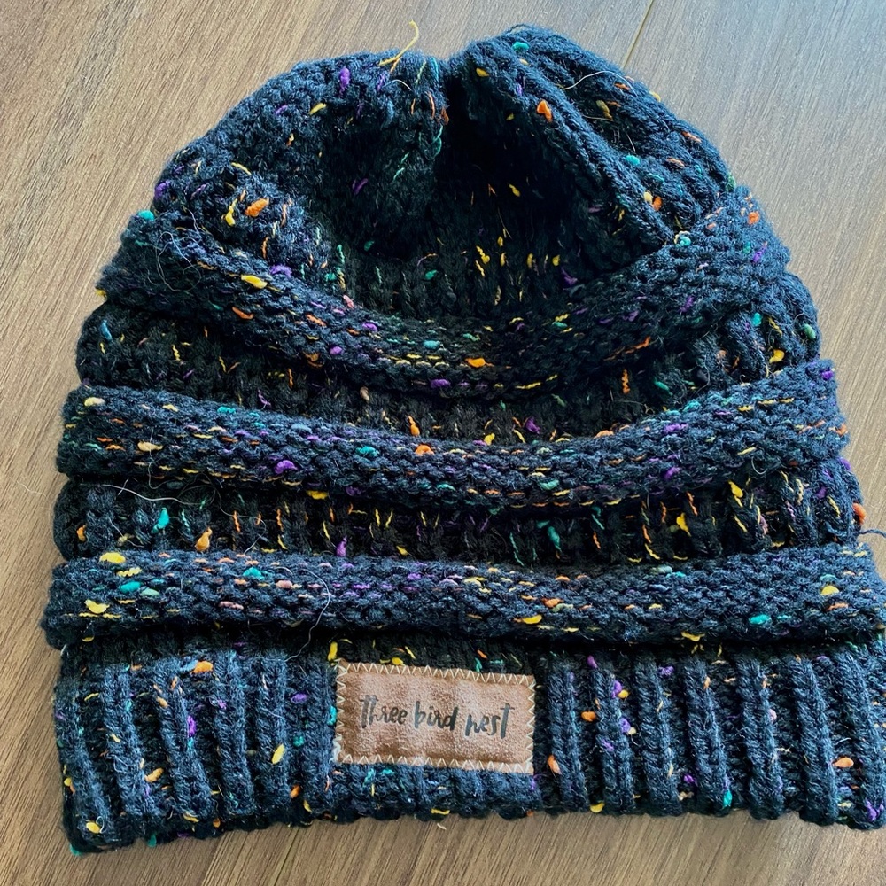 Three Birds Nest Women’s beanie with opening for pony tail